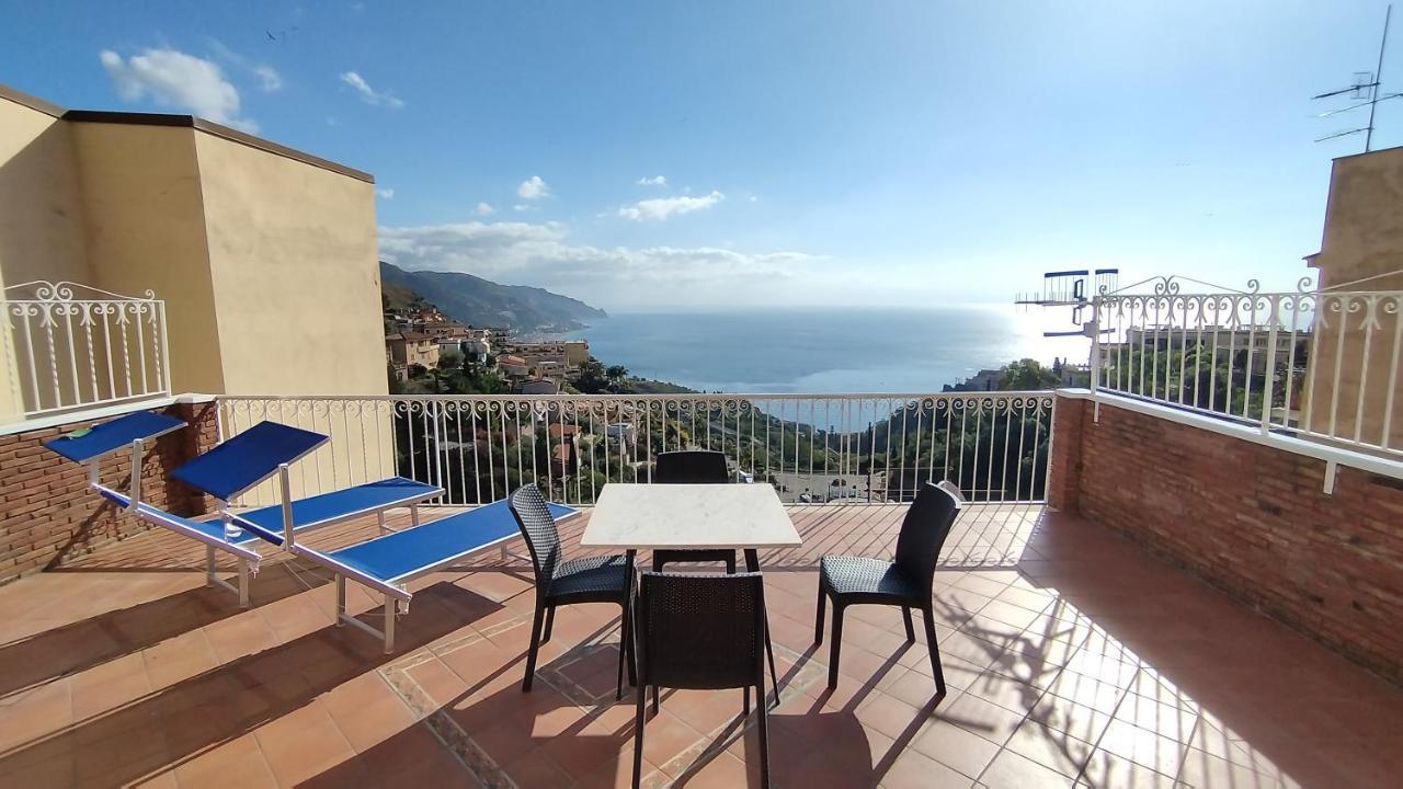 Casa Carmela Panoramic Center Apartment Taormina Bagian luar foto
