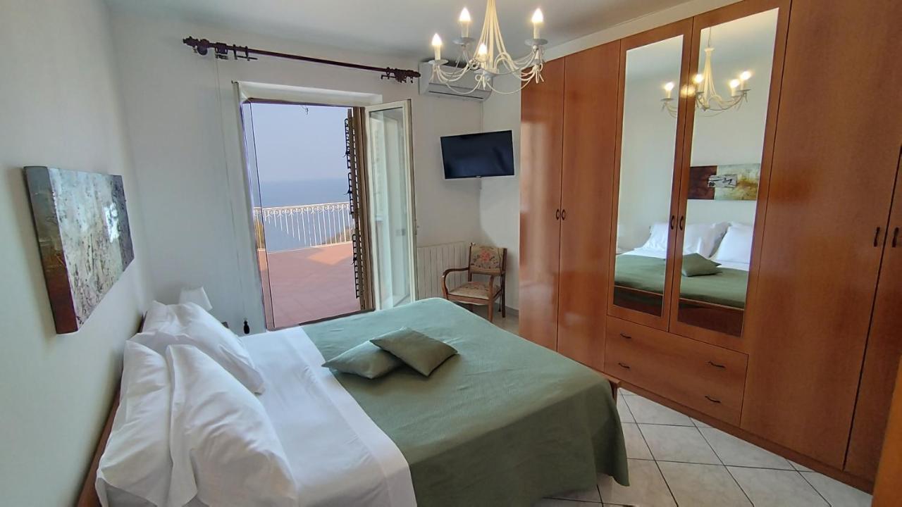 Casa Carmela Panoramic Center Apartment Taormina Bagian luar foto
